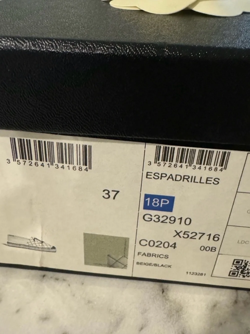 Authentic CHANEL Flats Cream Canvas Espadrille (only wore twice)